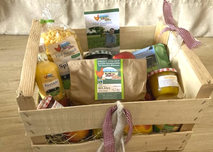 Geschenkkorb-vom-Hofladen-Bannick